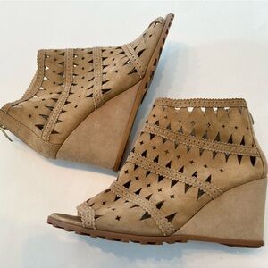 VIA SPIGA Ankle Boots Wedge Tan Suede Leather Cut Outs Zip Sz